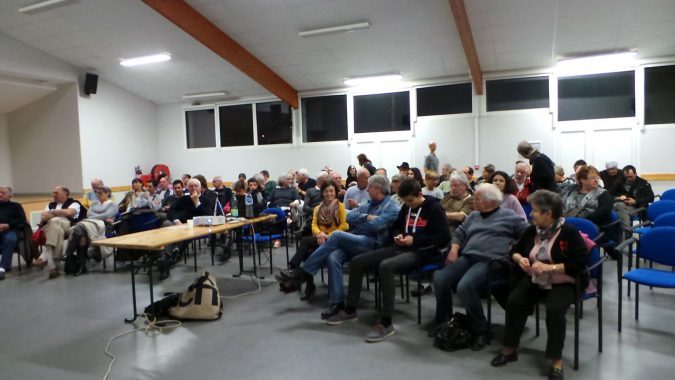 Un nombreux public pour cette conférence de haut vol (de particules)