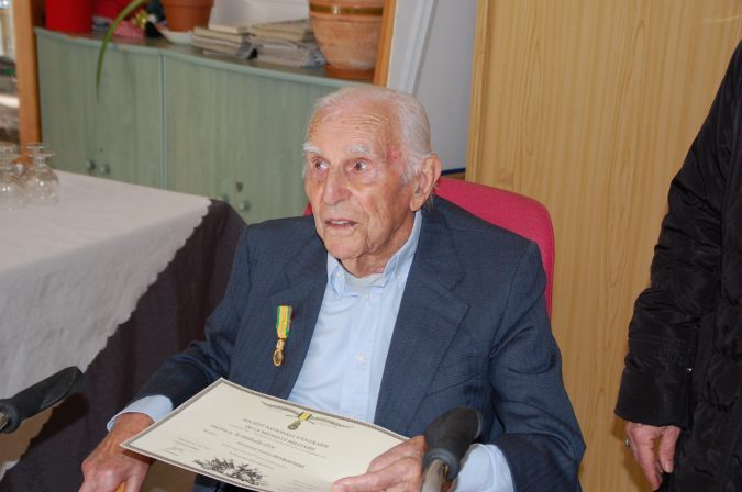 Justin Peyrousère, bientôt 105 ans, doyen national des Médaillés Militaires.