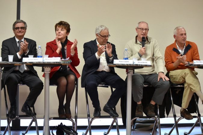 De g à droite : Georges Meric, président du CD, Maryse Vezat, première vice présidente, chargé du tourisme, Robert Azais, Gérald Baude et Jean Marc Souchon.