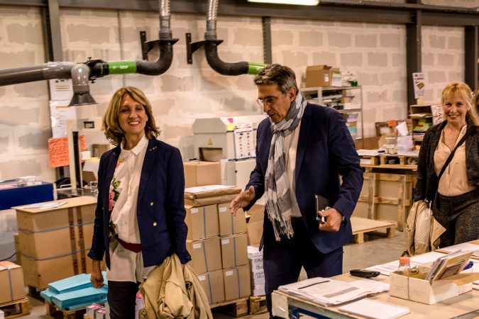Elisabeth Toutut-Picard et Jean Louis Ribes lors de la visite des ateliers