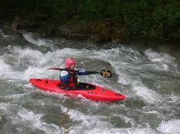 L'un des kayaks de compétition