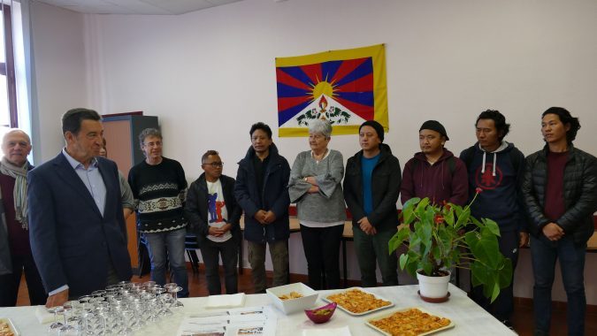 réfugiés politiques tibétains
