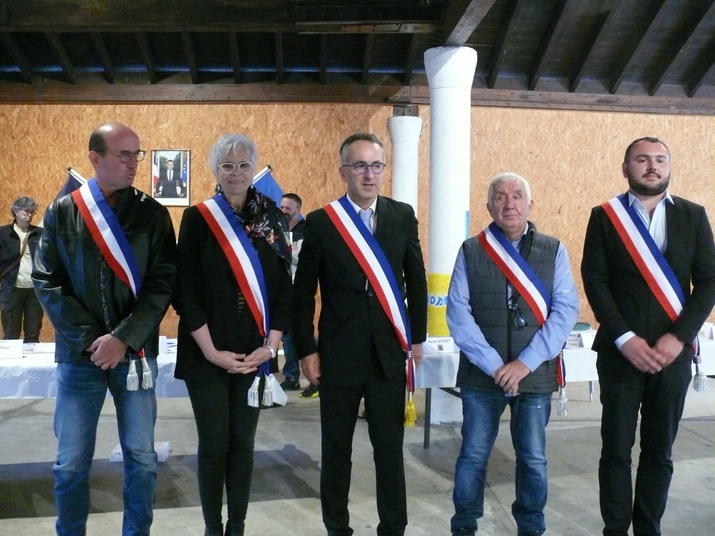 les adjoints et le maire aspet Petite