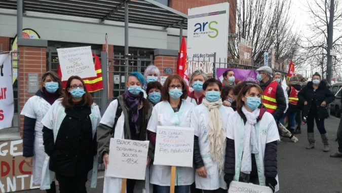 Les aides-soignantes et infirmière du SSIAD de Cazères protestent à l'image de leurs collègues au national