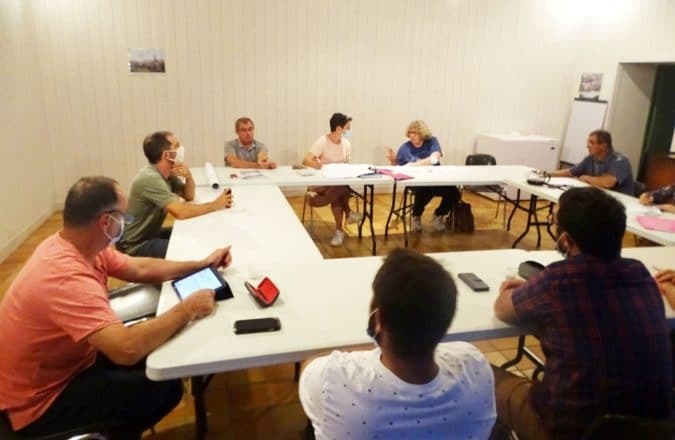 Le conseil municipal de la commune nouvelle Péguilhan Lunax en séance jeudi 26 août.