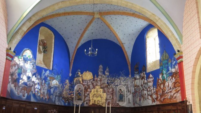 Au cours de leur randonnée au Carla Bayle, les marcheurs de Blajan ont visité l'église et ses fresques originales.