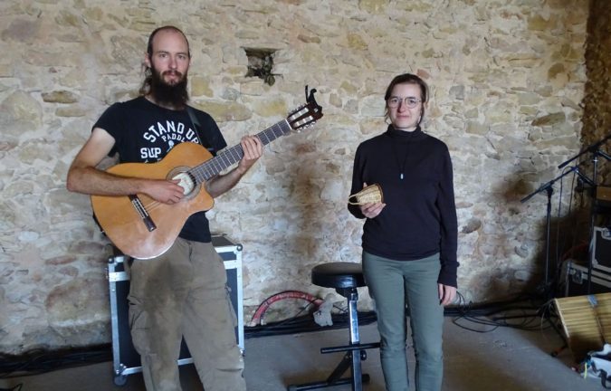 Le duo Cosmopoly, un bouquet de chansons pour danser au tiers lieu Moundo d'Aurignac, le weekend dernier.