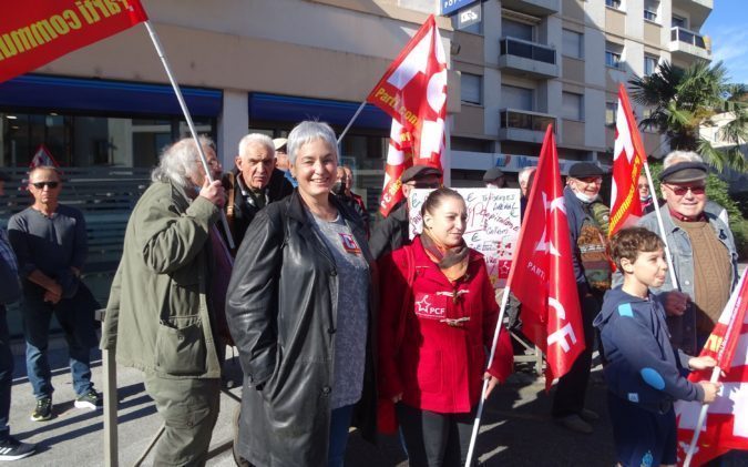 Lors de la manifestation du Parti communiste le 28 octobre, une délégation menée par Corinne Marquerie a déposé une motion auprès de la Sous Préfecture de Saint Gaudens.