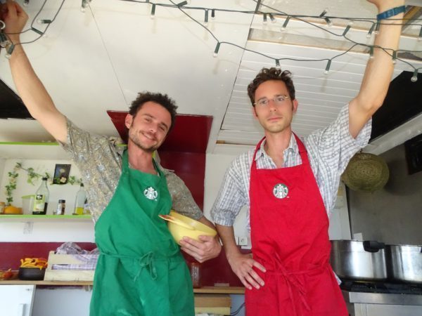 Louis et Vincent, les Bergers Picards qui cuisinent au tiers-lieu Moundo d'Aurignac.