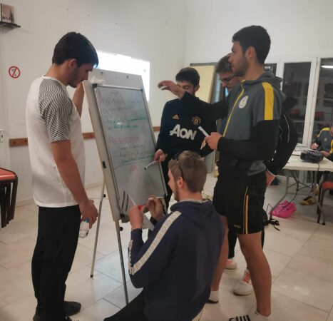 L'Ecole de foot Save Gesse et le District 31 ont organisé une formation U13 pour 5 jeunes éducateurs à Boulogne (Nicolas, Gatien, Alexandre, killian, Jordan).