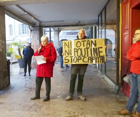Corinne Marquerie du PCF a appelé à manifester contre la guerre en Ukraine mercredi 2 mars à Saint Gaudens, appel suivi par de nombreuses organisations.