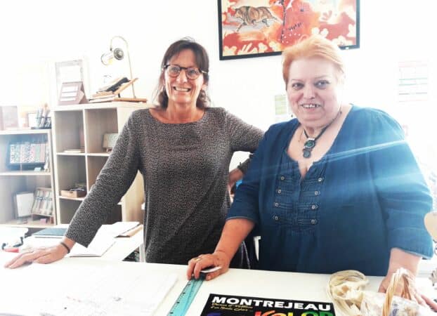 Monique Castex (à dr) fondatrice et présidente d'Artcom31, à l'initiative de la boutique de créateurs Côté Halles (à g l'artisan relieur Catherine Allary, artisan relieur et vice présidente).