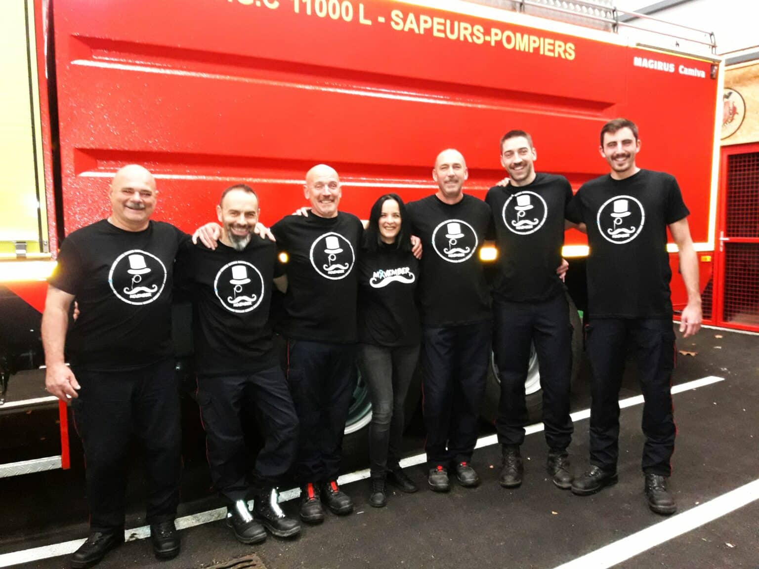T-shirt Noir Des Pompiers De L'Alaska - Taille M, Occasion Très Bon état, Association Phoenix
