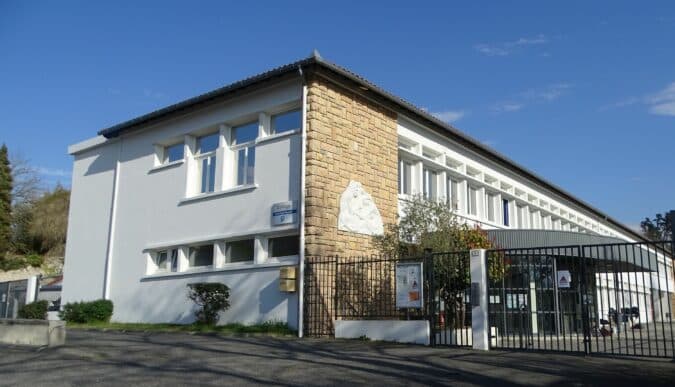 Le collège d'Aurignac recrute un service civique.