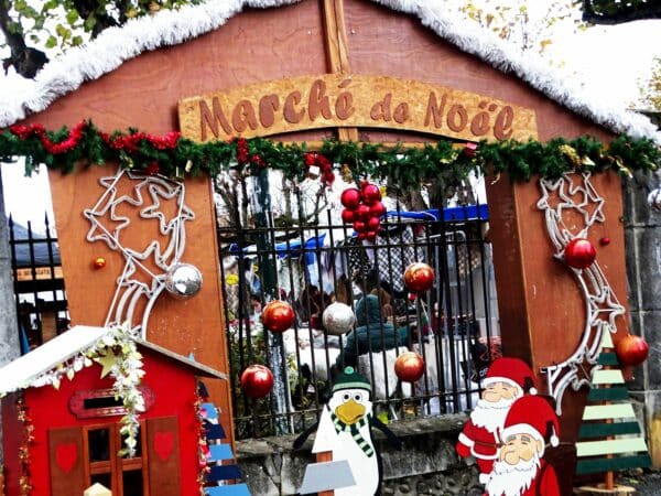 Le sympathique marché de noël à Castelnau Magnoac (65) samedi 10 décembre.