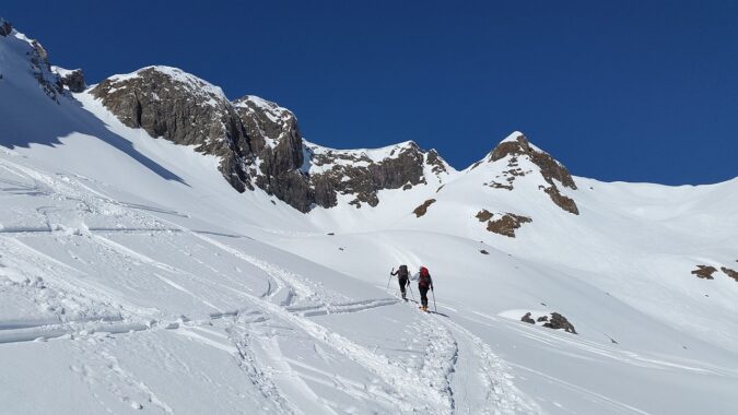 La MJC du Saint-Gaudinois propose avec la 5C un séjour de ski en Espagne pour les ados, inscrivez-vous.