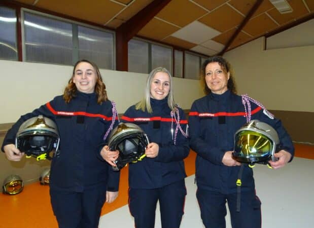 Des femmes à la caserne de pompiers, la féminisation du métier est en marche (de g à dr Clémence Verhelste, Laura Dubois, Lydia Ink - absente Manuela Hautier).