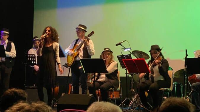 Le groupe au grand coeur Diatoniks