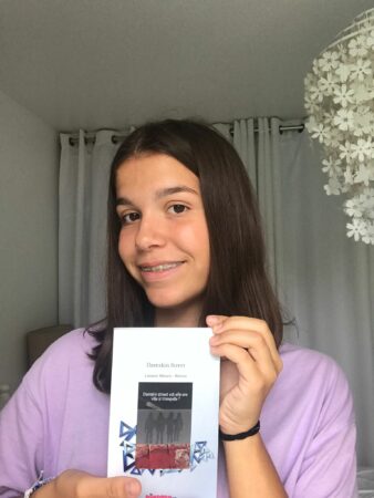 Louane fière de présenter sa première édition