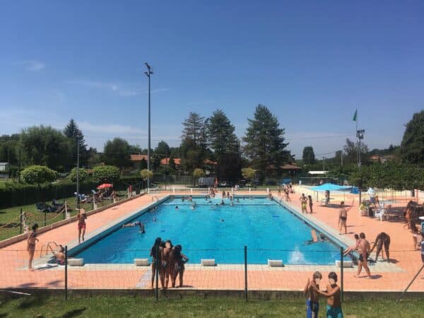 La zone sportive d'Aurignac (où se trouve la piscine intercommunale) est désormais reliée au centre-bourg par un beau cheminement doux.