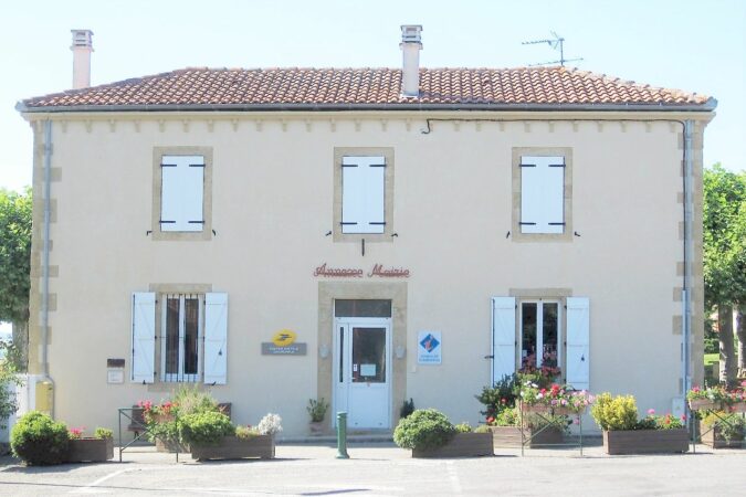 Les communes du secteur Saint-Gaudinois ont reçu les dotations, parmi elles Ciadoux pour la rénovation de la salle des fêtes et de l'école.