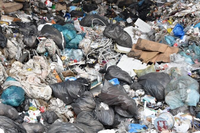 Les déchets et les ordures ménagères, un fléau mondial inégalement traité. Semaine européenne de réduction des déchets avec le Collectif zéro déchet zéro pesticide de Saint Gaudens. (illustration)