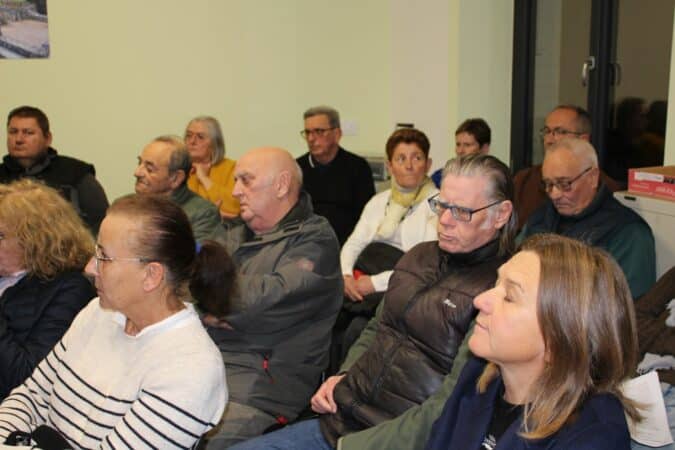 Une concertation publique a réuni les habitants de Montmaurin, la mairie et le représentant de l'entreprise qui porte le projet d'une centrale photovoltaïque à Coupe-Gorge.