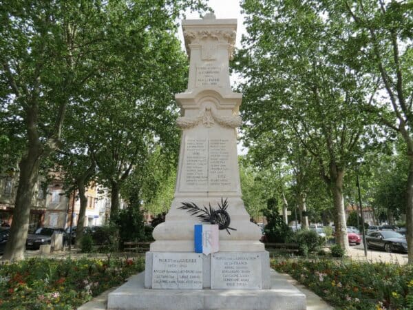 Monument aux morts de Carbonne