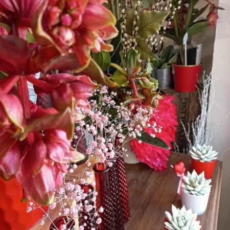 Le concours des Maisons fleuries à Aurignac est soutenu par des partenaires (ici Le Pouvoir des Fleurs by Andréa).